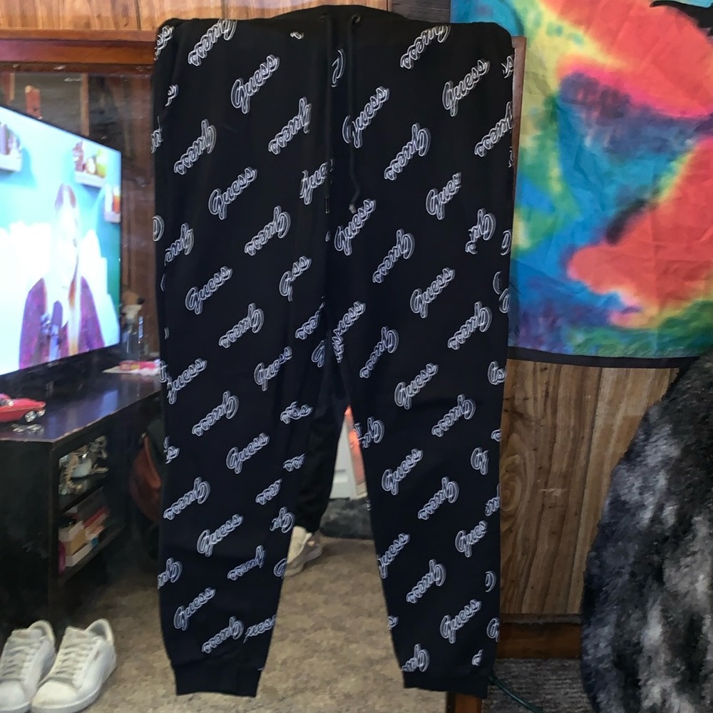 Small guess joggers